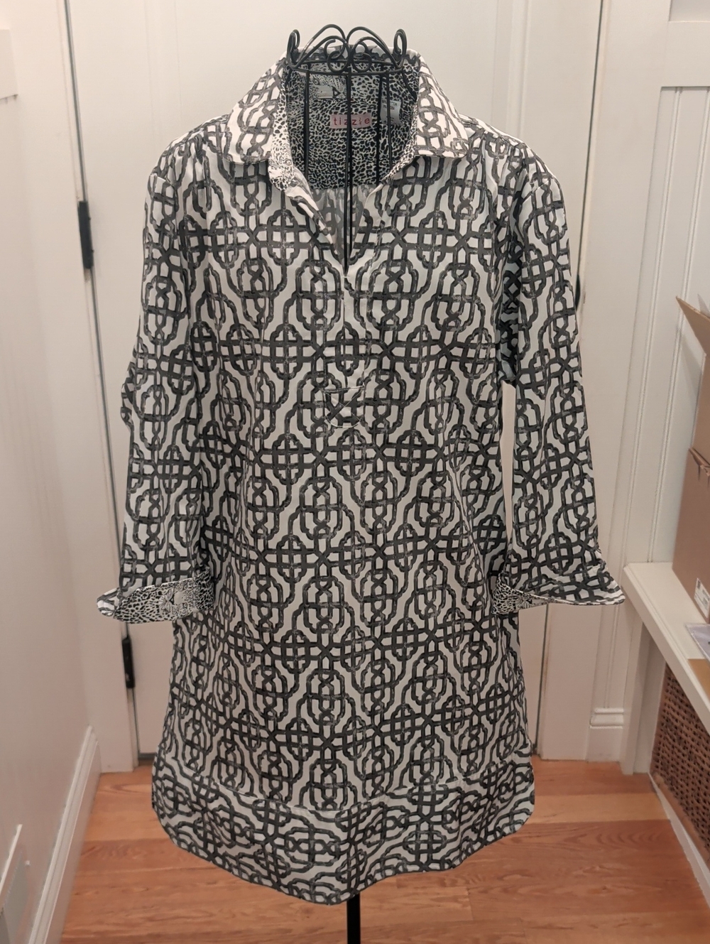 Black and White Geometric Tunic Dress